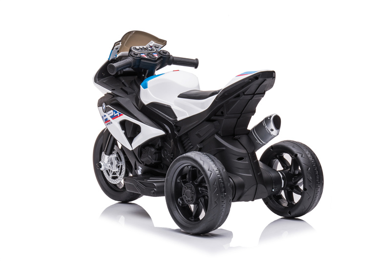 6V -batterybedryf op klein drie -wiele motorfiets