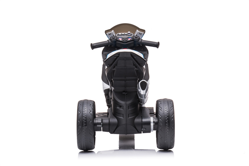 6V -batterybedryf op klein drie -wiele motorfiets